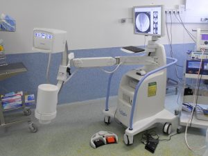 Percutaneous surgery : gestures controlled by fluoroscopy, a low dose intraoperative radiography solution